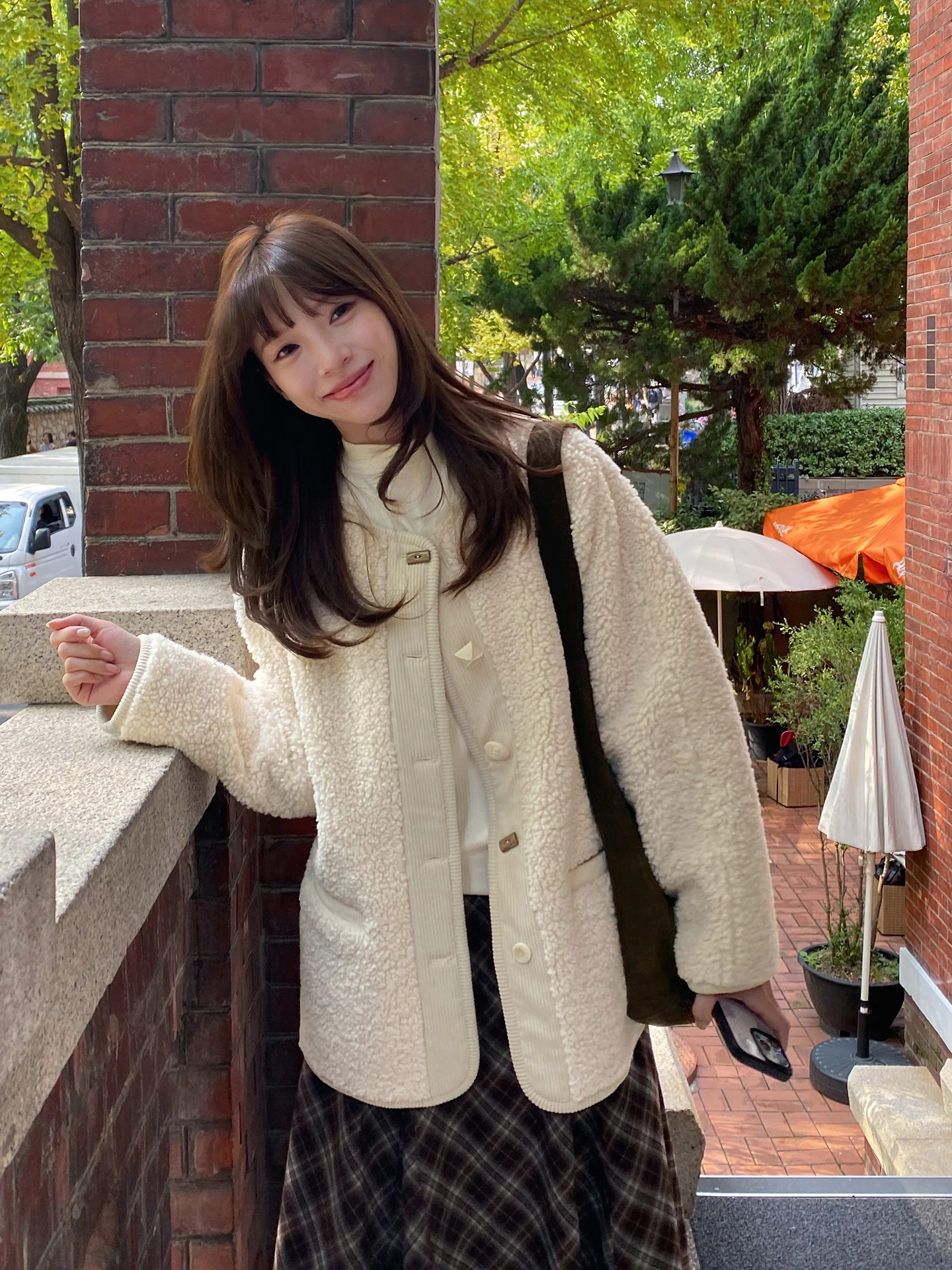 

Женская замшевая куртка Milk Rabbit Pl Special Button из вельвета с пэчворком и мехом ягненка, повседневный топ из полиэстера с длинными рукавами