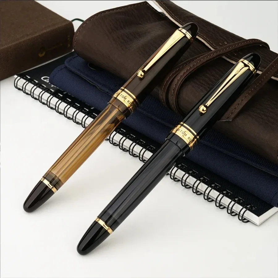 

Ручка-демонстратор Pilot Custom 823 прозрачная — золотой наконечник 14K, вакуумная система заправки, высокая емкость чернил