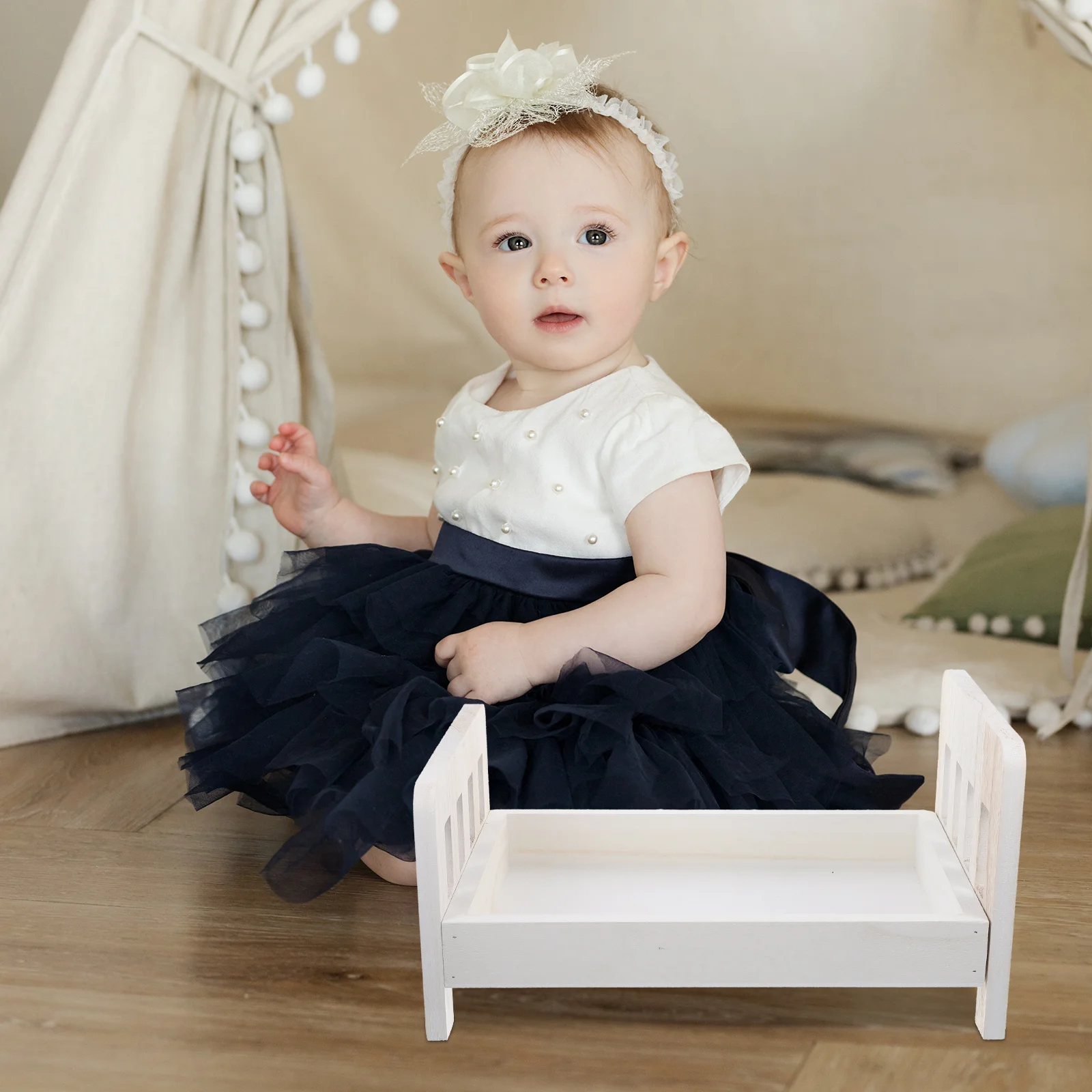 

Vintage Style Mini Bed Baby Photography Prop Wooden Material Decorative Newborn Photo Accessory Smooth Surface Strong and Not