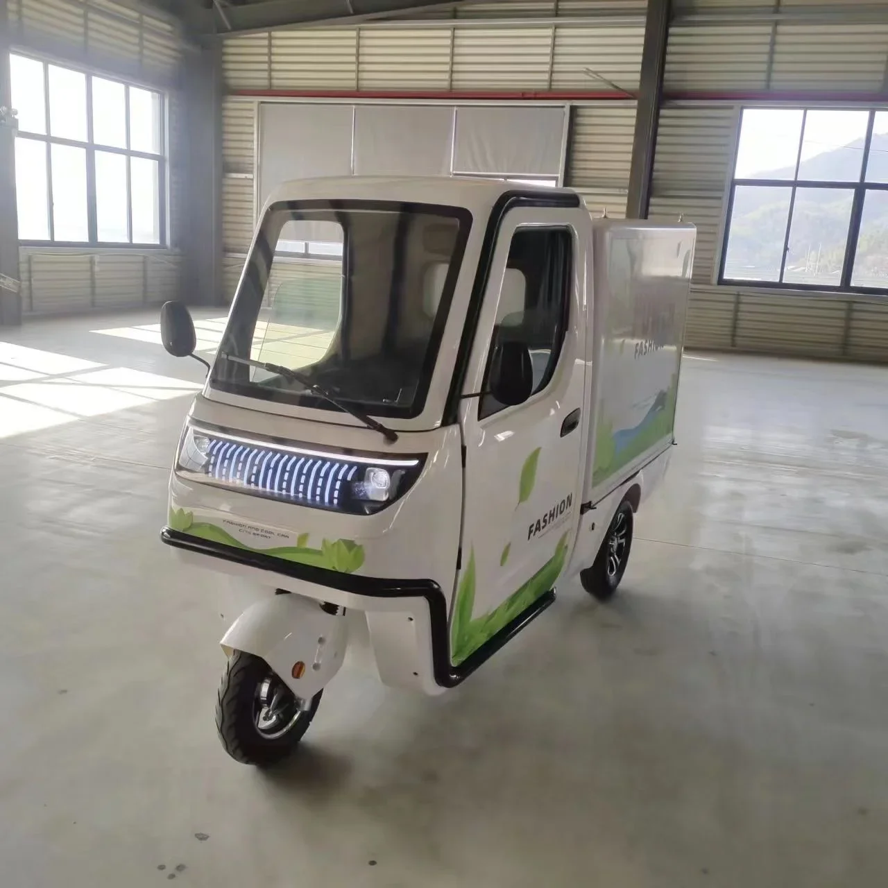 Cheap Price Enclosed Body 3 Wheel Electric Cargo Tricycle Electric Delivery Tricycle