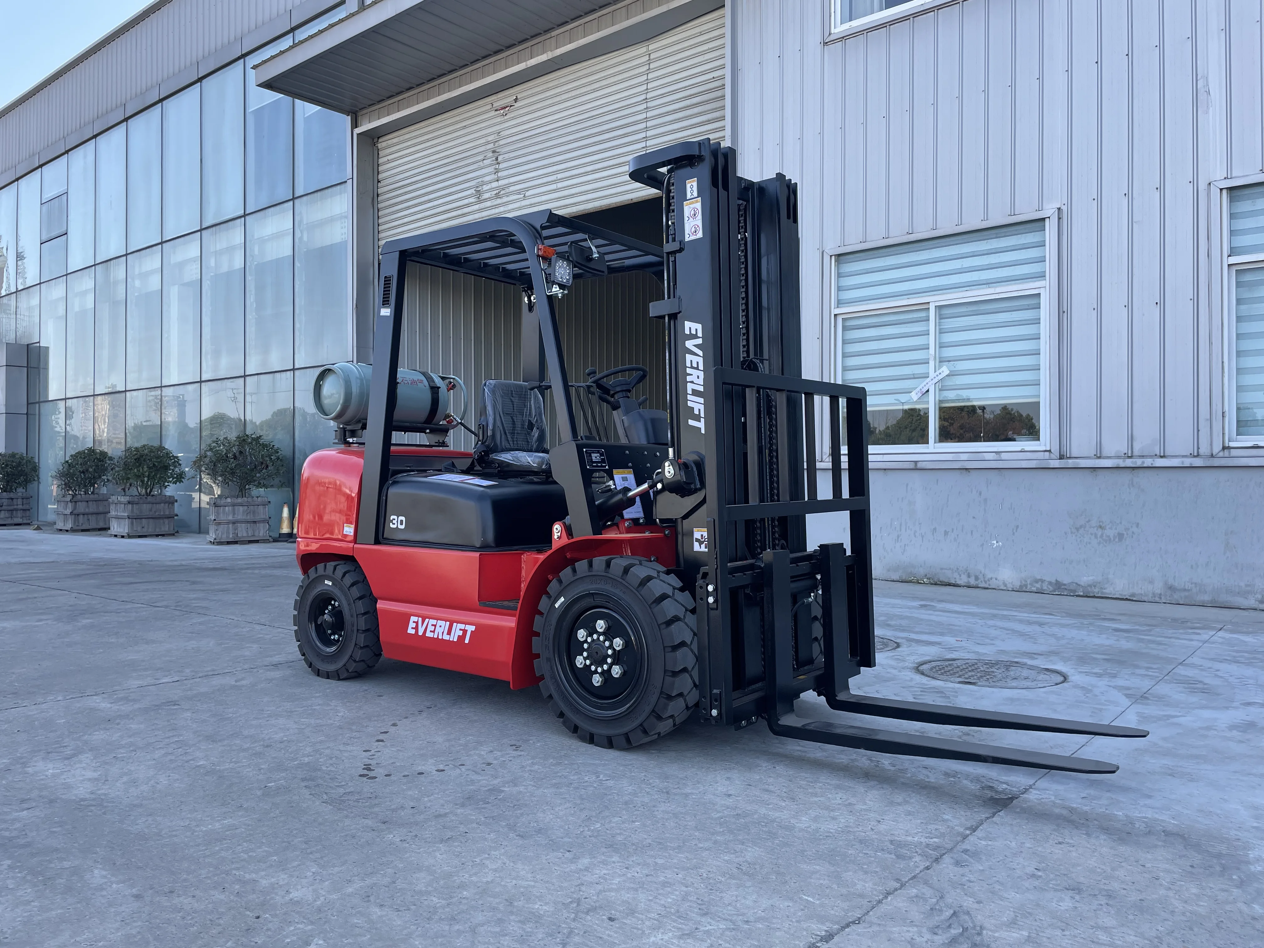 GQ-4Y lpg forklift 3M-6M lifting height 2 ton 2.5 Ton 3 ton Gasoline LPG Forklift With Side Shift Optional