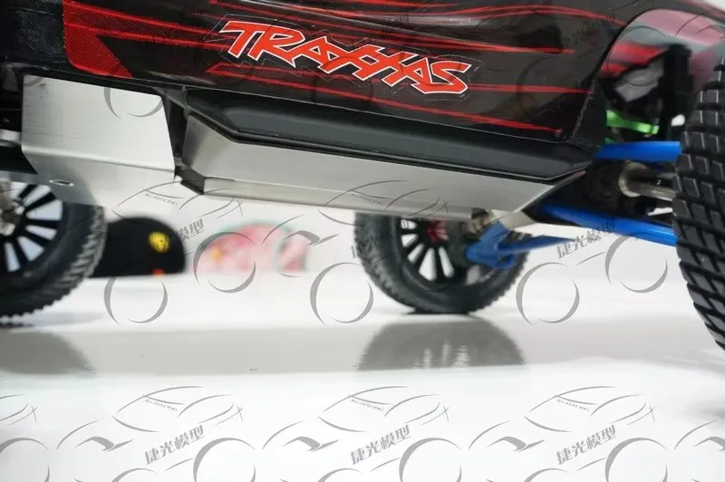 แผ่นป้องกันแชสซีสแตนเลสความแข็งแรงสูงเกราะป้องกันแชสซีสำหรับ 1/16 TRAXXAS SUMMIT E-REVO SLASH VXL