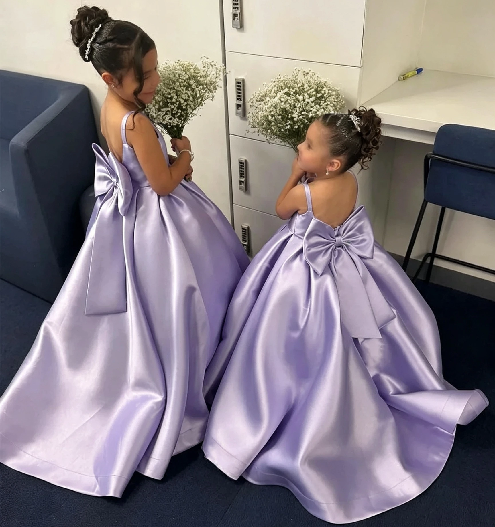 Quality Lovely White Satin Fluffy With Big Bow Flower Girl Dress For Wedding Birthday Party First Communion Evening Ball Gowns