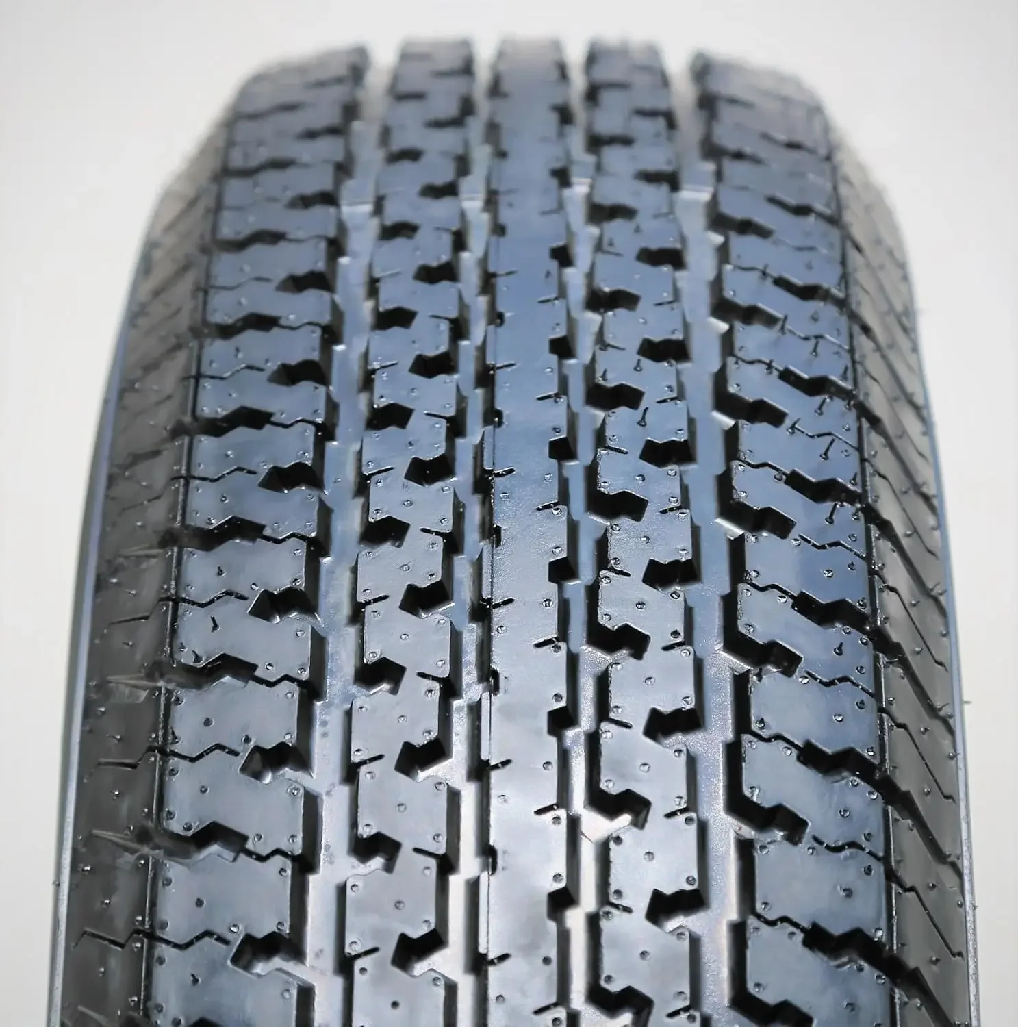 توصيل سريع. مجموعة من 4 إطارات شعاعية مقطورة ST Radial II Premium - ST225/75R15 225/75/15 225/75-15 117/112L نطاق تحميل E L