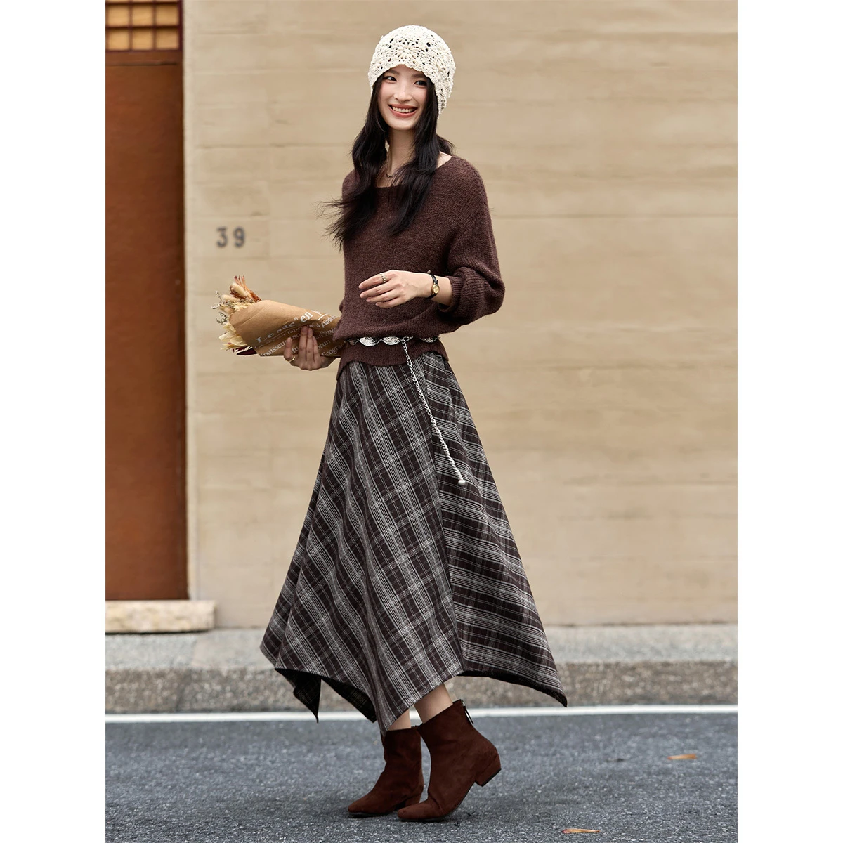 กระโปรงลายสก็อตวินเทจ VIMLY สำหรับผู้หญิง คอลเลคชั่นฤดูใบไม้ร่วง 2025 กระโปรงทรงเอ ชายกระโปรงไม่เท่ากัน ทรงยาว ทรงหลวม ใส่ได้หลากหลาย รุ่น A2976