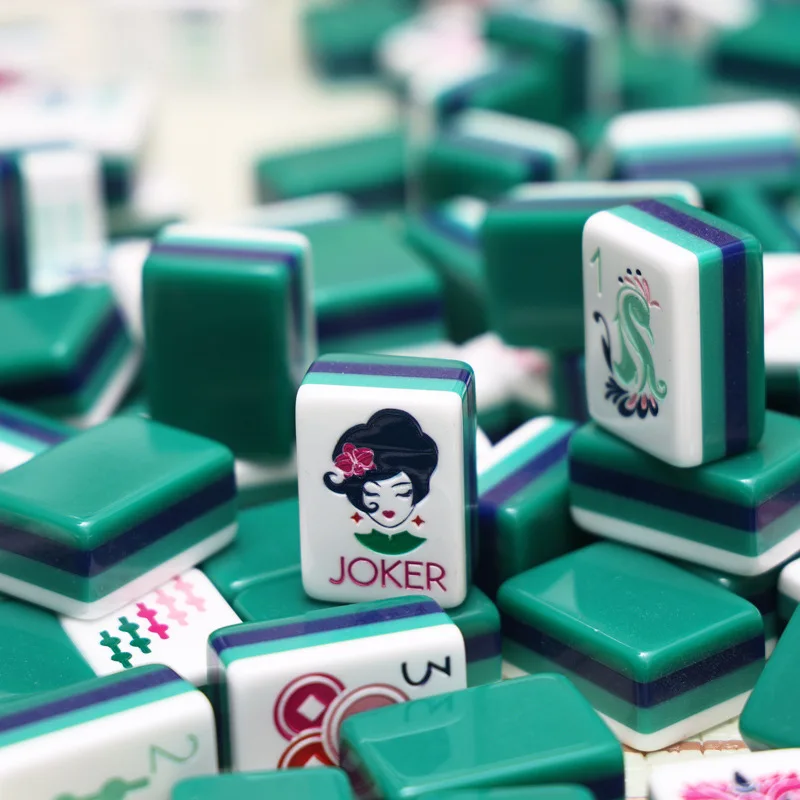 Leisure Entertainment Green 4-Layer Color-Blocked Hand-Crafted Acrylic Mahjong Set, Traditional Chinese Game, 144 Tiles
