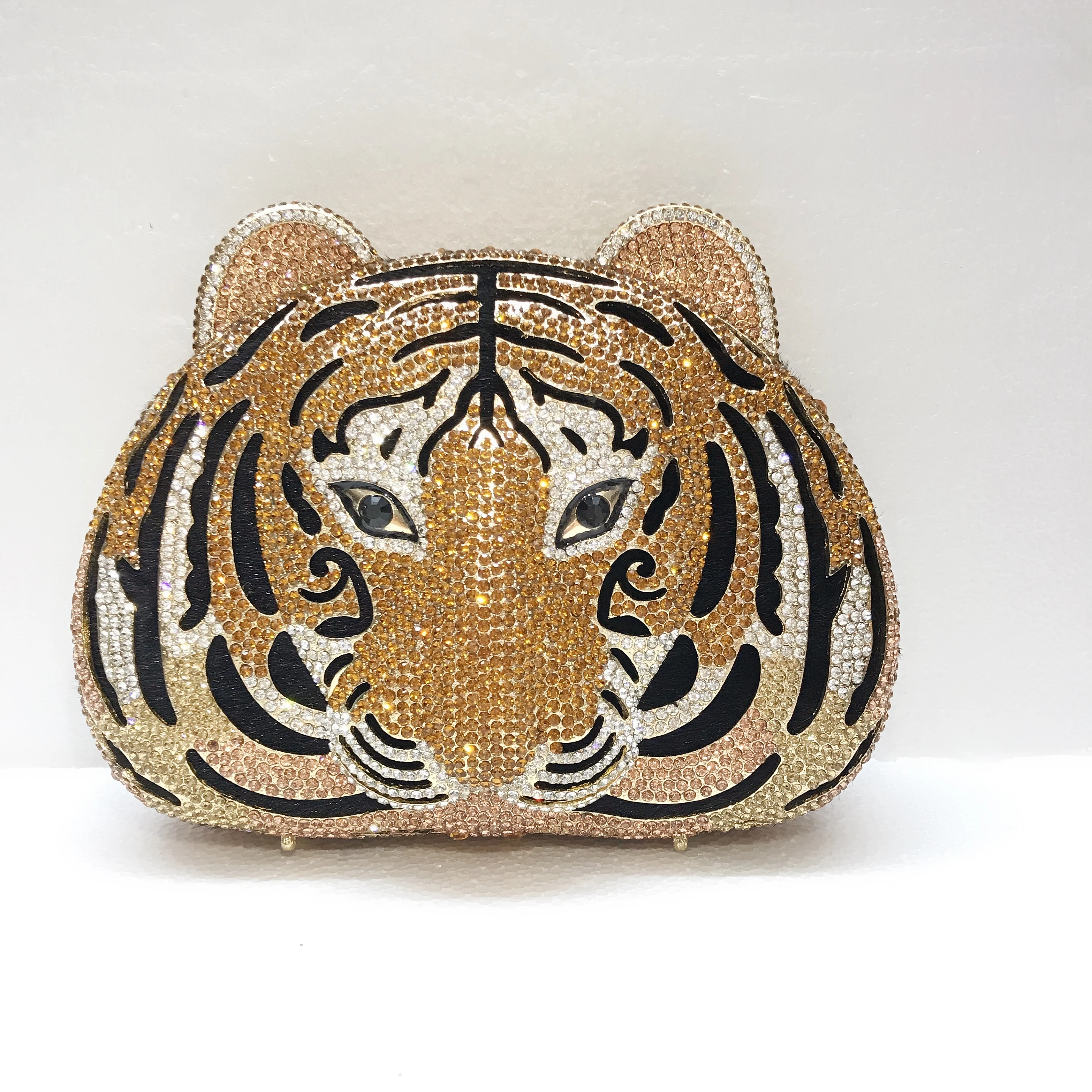 

Tiger Head Clutch, 3D Feline Sculpture Evening Bag for Women. OEM Custom Wildlife Purse, Low MOQ Wholesale from Factory Direct