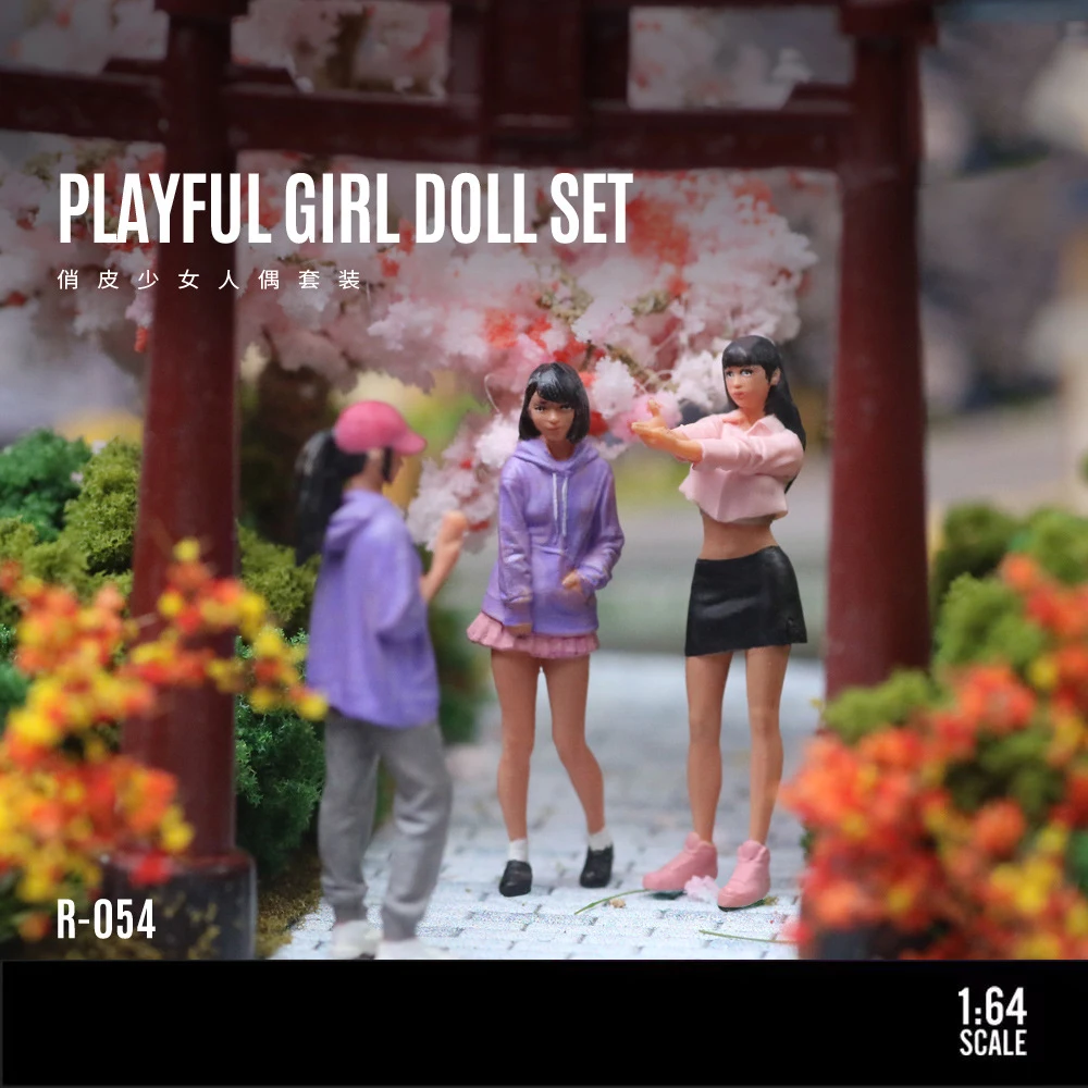 

Diorama 1:64 Miniature Figure Playful Girl Model Doll Set Car Garage Scenes Minifigure Model Kit DIY Craft Toys Figures