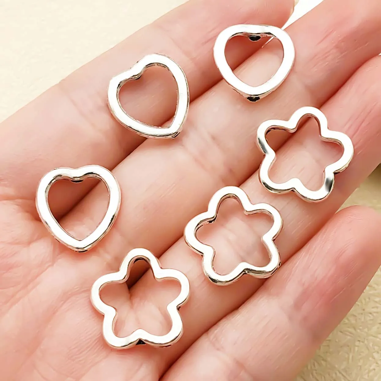 10/20pcs Zinc Alloy Ancient Silver Clover, Heart-Shaped Spacer Beads, DIY Necklace, Bracelet Jewelry Making Fashion Accessories.