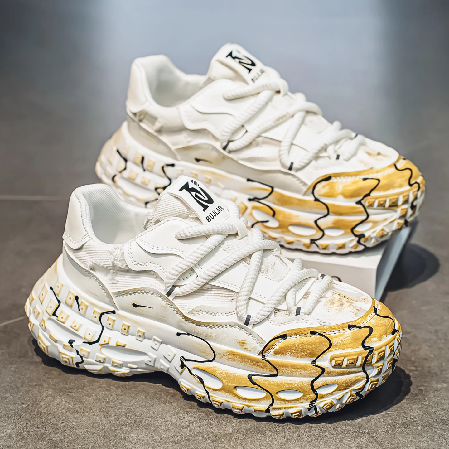 

Мужская повседневная обувь 2025, противоударные удобные кроссовки для бега на открытом воздухе, фитнеса и тренировок, горячая распродажа в стиле ретро