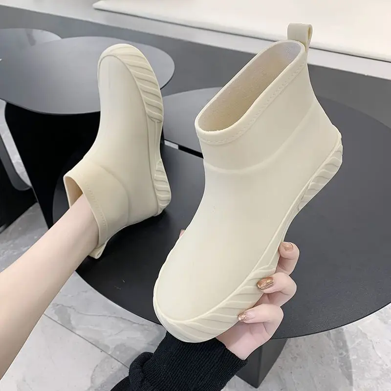 

2026 New All-season Waterproof Rubber Boots for Women Fleece-lined Short Rain Boots Female Durable PVC Chelsea Ankle Boots
