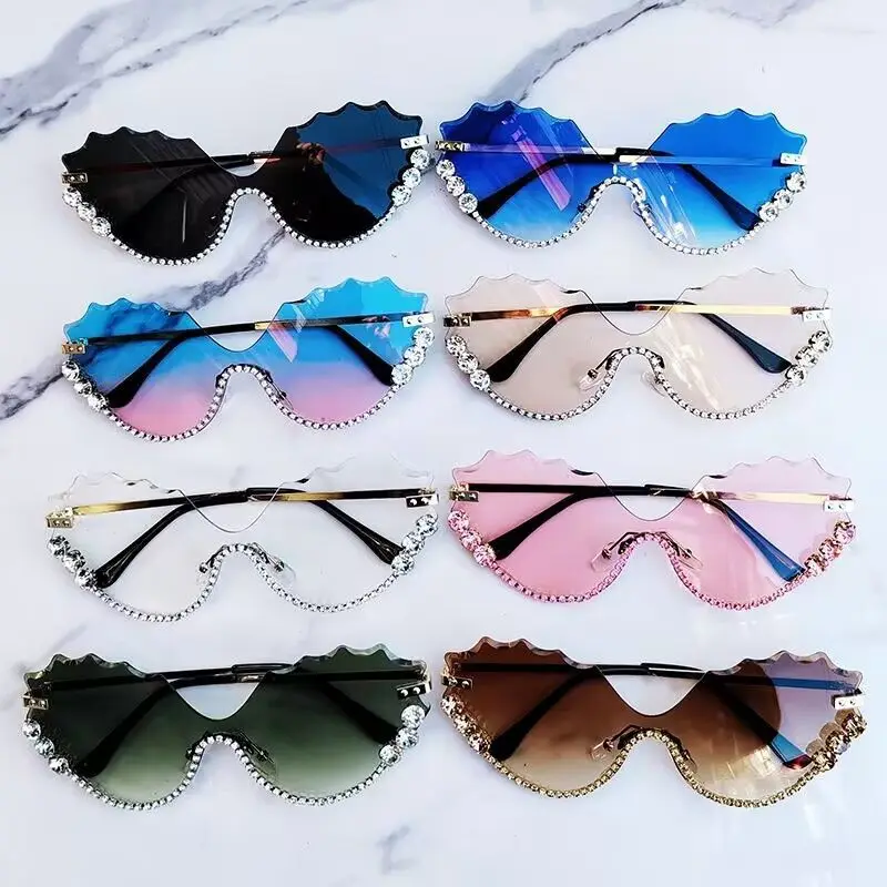 Frameless Brick Inlaid Large Frame Conjoined Butterfly Shaped Sunglasses for Spicy Women High-end and UV Resistant Sunglasses