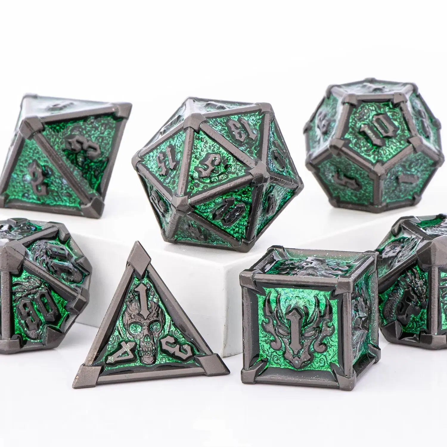 

DnD Зеленые металлические кости с рисунком дракона и черепа, металлические кости для подземелий и драконов, набор кубиков d и d для настольных игр