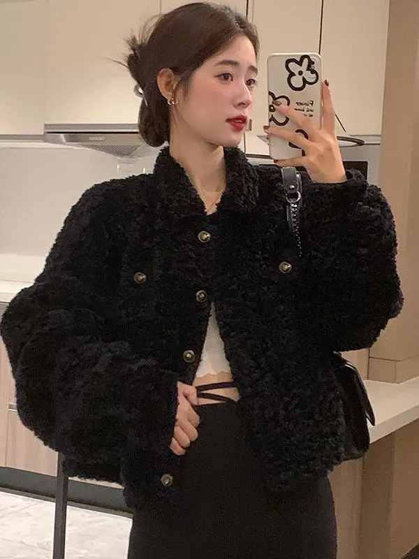 Eco-Friendly Lamb Fur Jaet Women's ort Sle Faionable Warmth Casual Wear Button Closure Pure Color No Hat Included