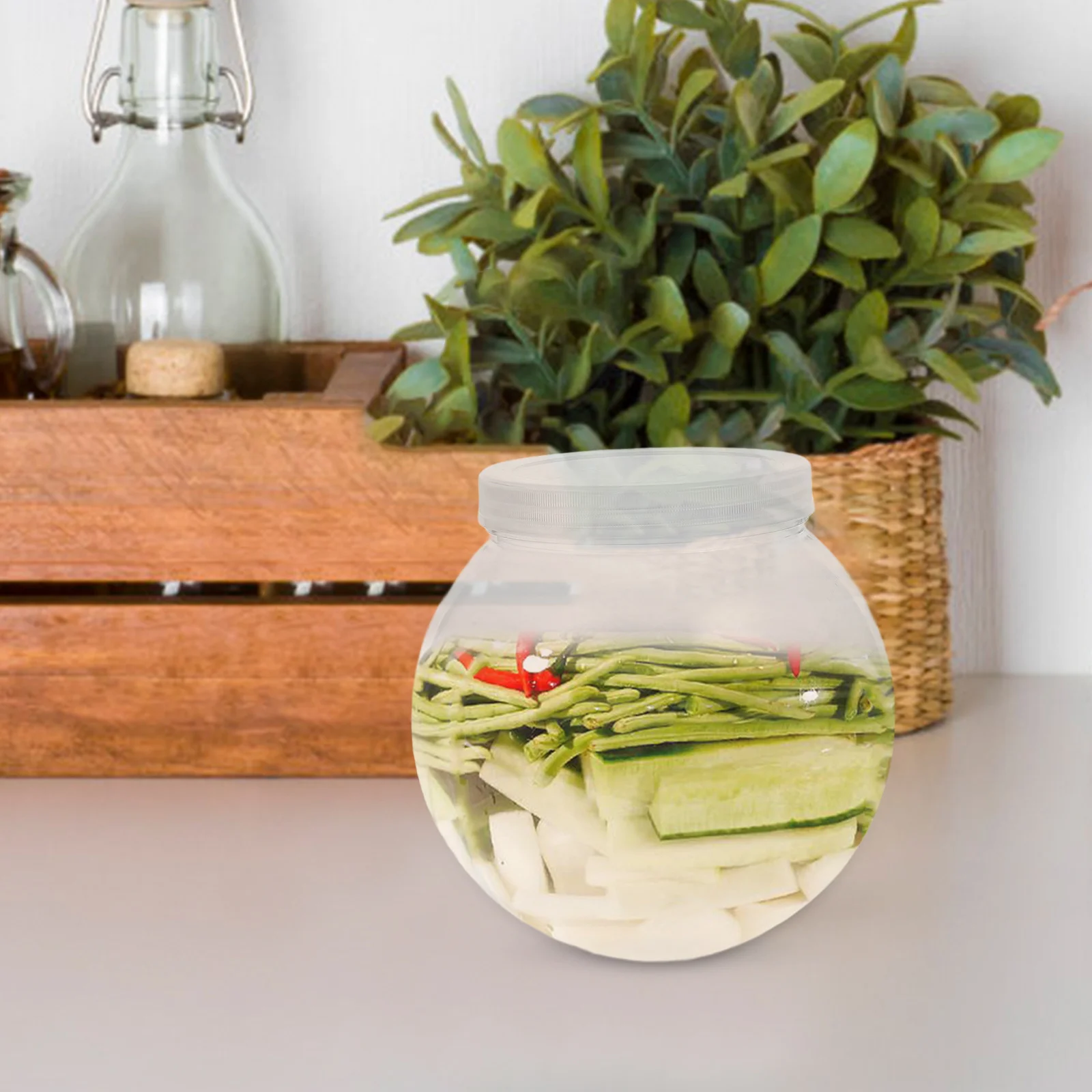 

1pc Ball Shaped Plastic Bottle Mini Aquarium Clear Fish Bowl Decor Shatterproof Desktop Tank Portable Fish Breeding Box