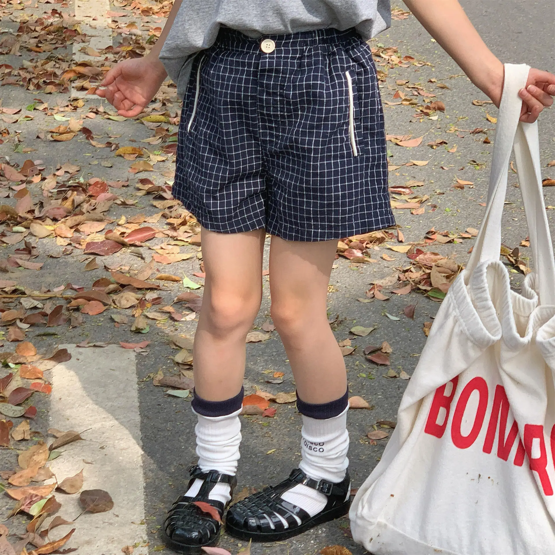 

2025 Summer New Children Shorts Thin Cotton Girls Loose Plaid Shorts Boys Casual Shorts Versatile Kids Shorts Baby Clothes