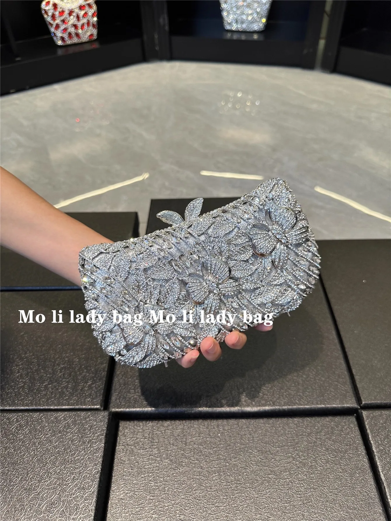 

Luxury Crystal Butterfly Banquet Bag Fashion Hollow Out Women Evening Bag Glitter Rhinestones Diamond Wedding Party Clutch Purse