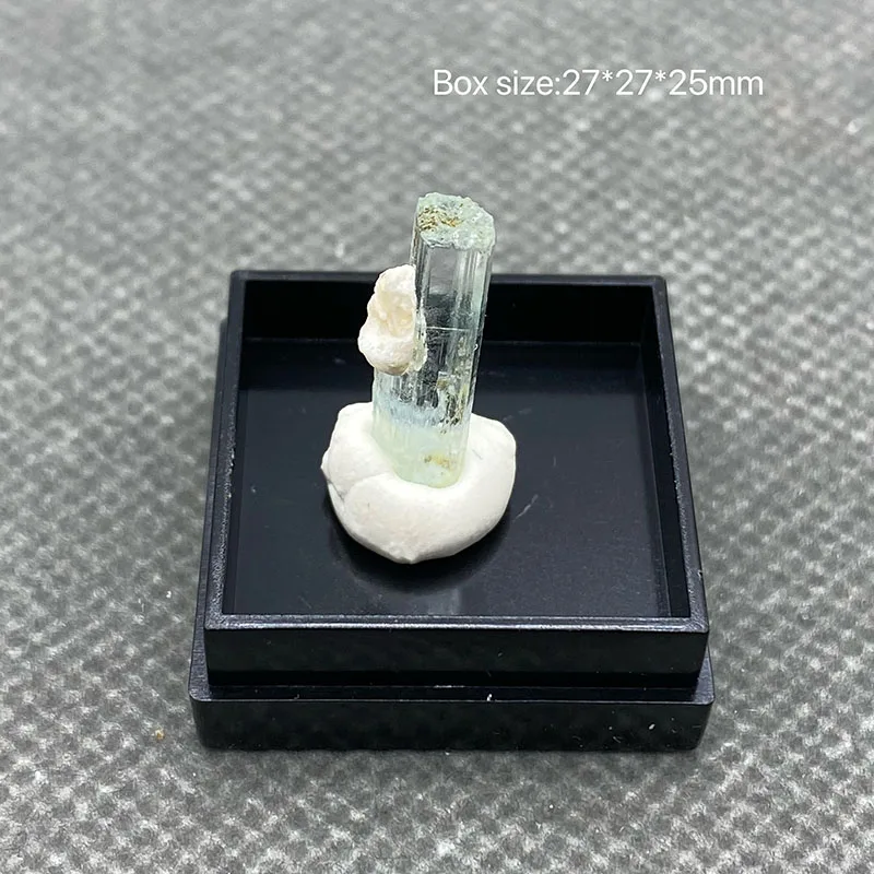 100% Natural Pakistan Aquamarine Rough Healing Crystal Stone Mineral Specimen+ box size ：27*27*25mm