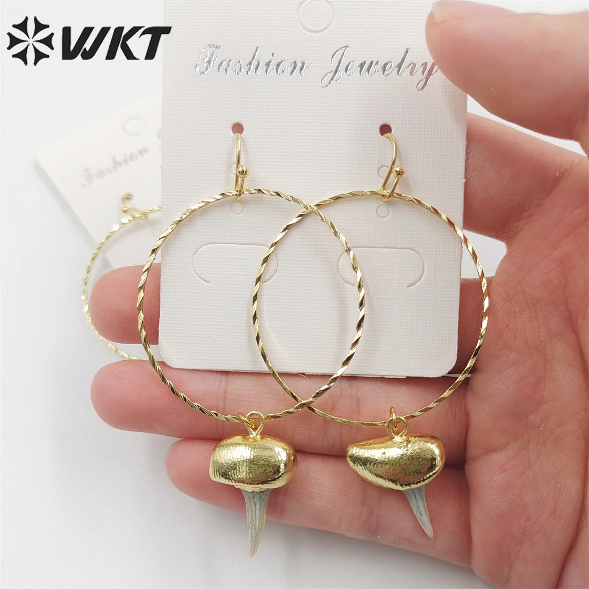 

Серьги WKT-E676, модные, позолоченные, с имитацией зубов, женские, уникальные, большие, в форме акульего зуба, с подвесками.