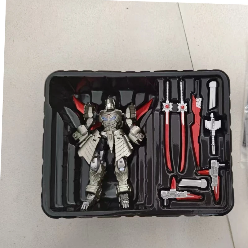 pangu-modele-pt09-guerrier-argente-ailes-de-la-lame-de-sang-produit-fini-mobile-en-huracane-jouet-de-transformation-du-robot-king-kong