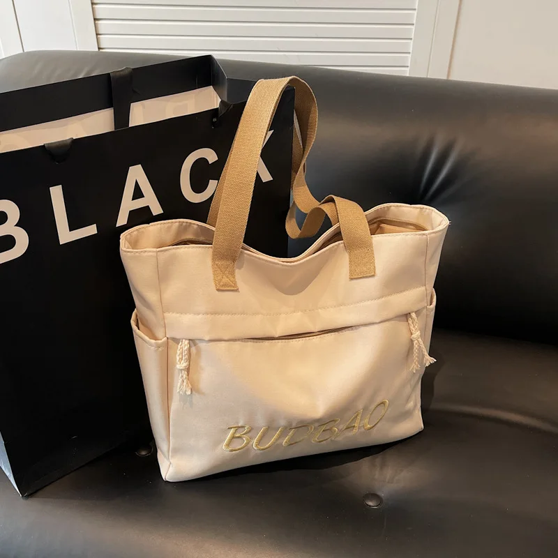 

Fashionable Minimalist Letter Tote Bag for Women Large Capacity Casual Designer Luxury Bag Stylish Shoulder Handbag for Work