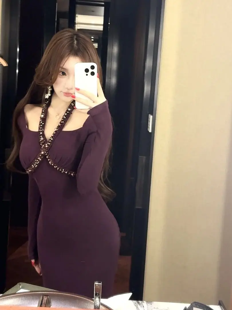 French Temperament Socialite Style Niche Nail Diamond Waist Slimming Long Sleeved Dress Women's Autumn New Dress Trend Dresses