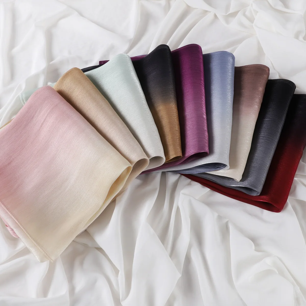 النساء مسلم الحجاب الساتان لامعة التدرج التجاعيد وشاح طويل 180*70 سنتيمتر شال عصابات عقال Bufanda Foulard موضة حك