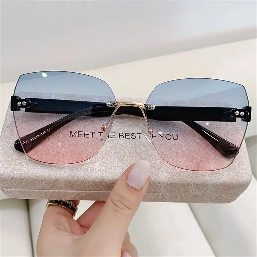 Vintage Rimless Sunglasses 2024 Women Gradient Sunglasses Summer Shades Fashion UV400 Frameless Sun Glasses Ladies Eyeglasses