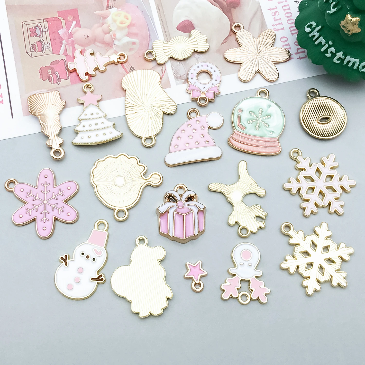 5/20pcs Alloy Enamel Powder White Christmas Pendant Jewelry Making DIY Keychain Earrings Charms for Jewelry Bracelets Necklace