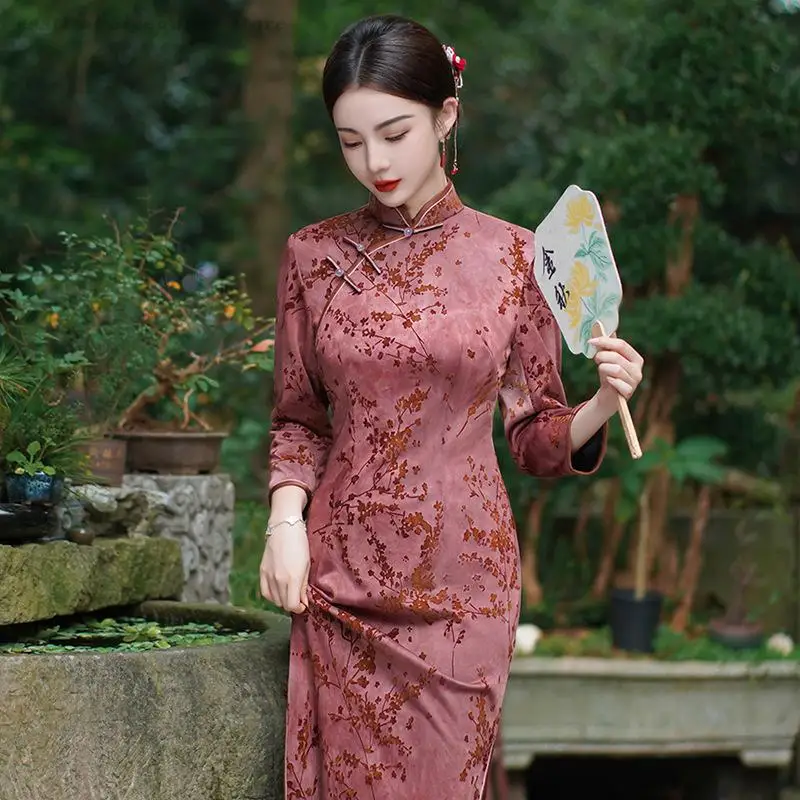 Cheongsam de talla grande 5XL para mujer, estilo chino Retro, Qipao estampado, otoño, nuevo vestido de fiesta de noche de terciopelo, vestido Oriental de terciopelo