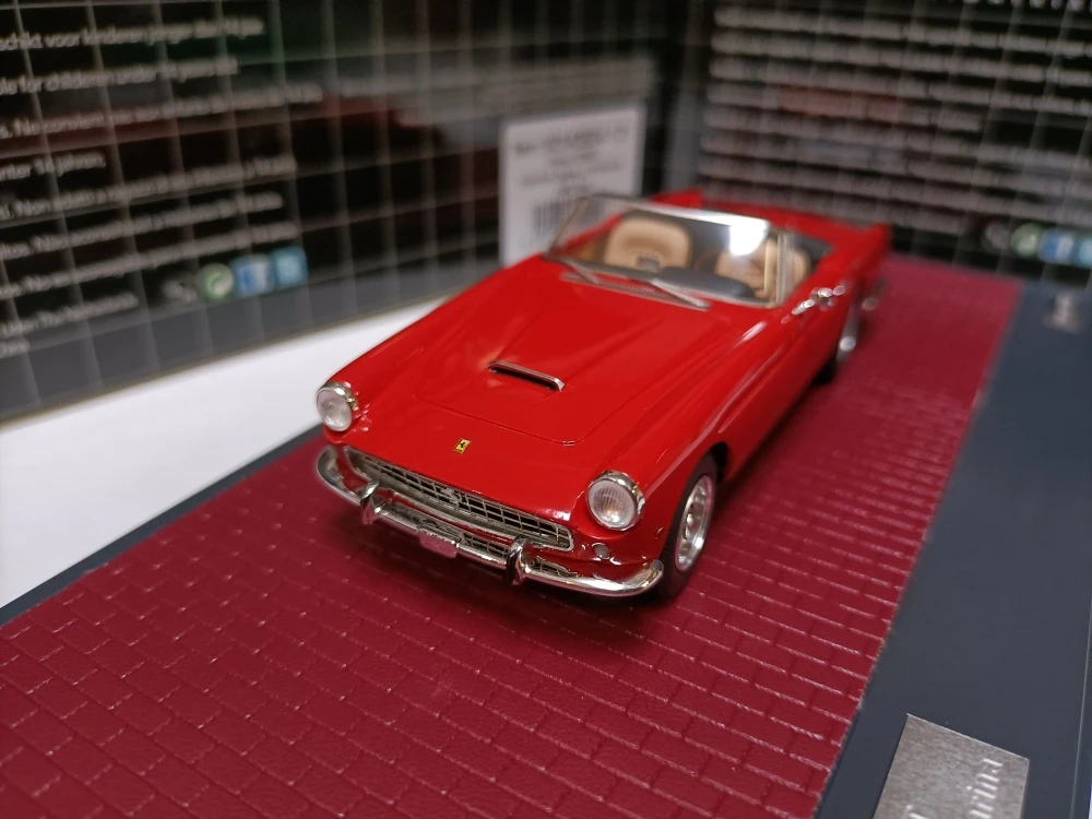 

Matrix 1:43 250GT SII Pininfarina 1960 Red Vintage Car Simulation Limited Edition Resin Metal Static Car Model Toy Gift