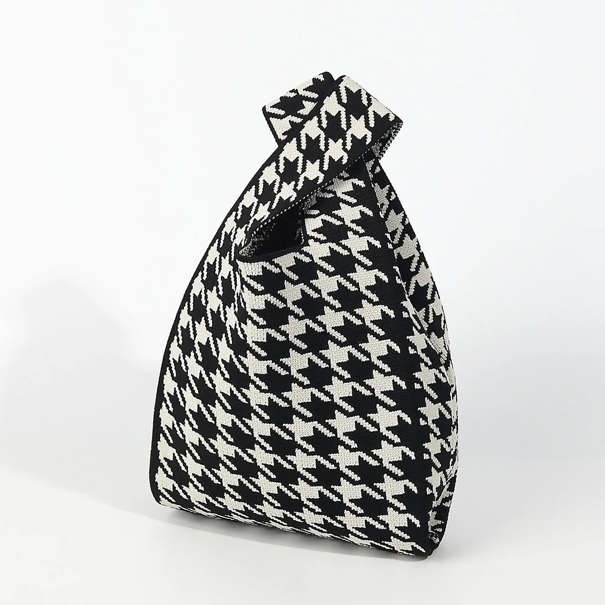 1 Piece of Retro Houndstooth Versatile Knitted Open-Top Lightweight New Handbag, Suitable for Shopping, Travel, Photography, Commuting, and Returning to School