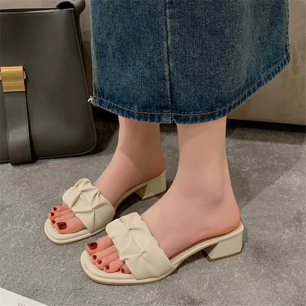 

Number 36 Number 38 Woman Youth Shoes Sandals Ladies Cute Slipper Sneakers Sports Bity Tenus New Year's Expensive Shouse