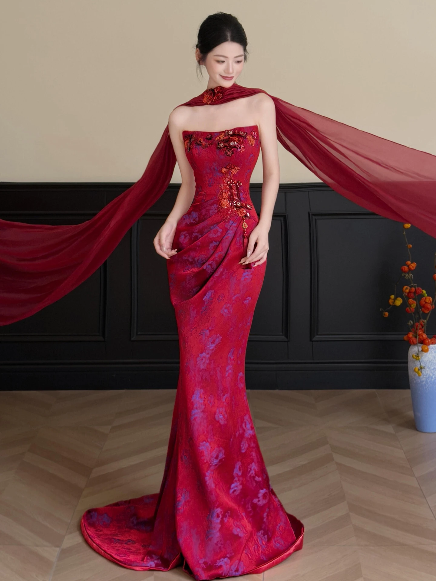 

Новое красное утреннее платье в китайском стиле для женщин, свадебное платье невесты, длинная юбка с завышенной талией и силуэтом «рыбий хвост», винтажное платье, свадебный подарок