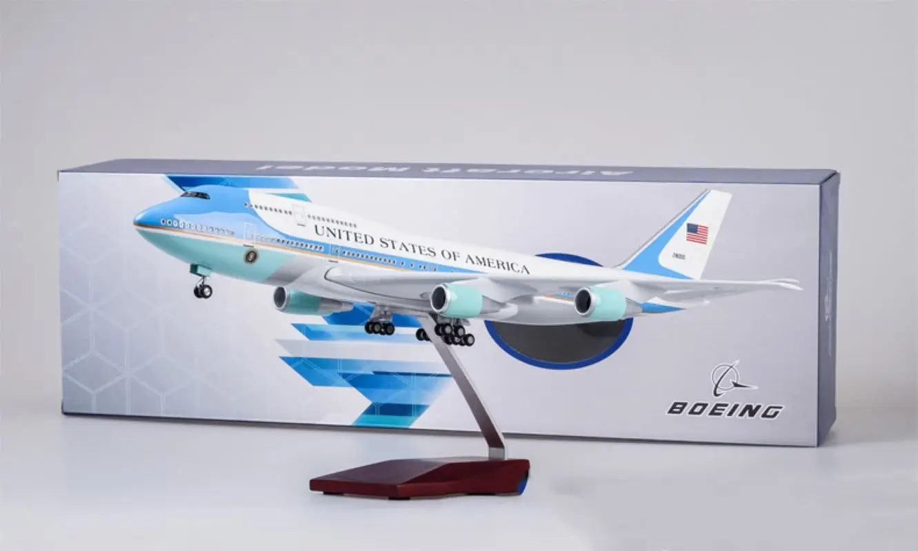 

Модель пассажирского самолета из смолы, 47 см, 1:747
