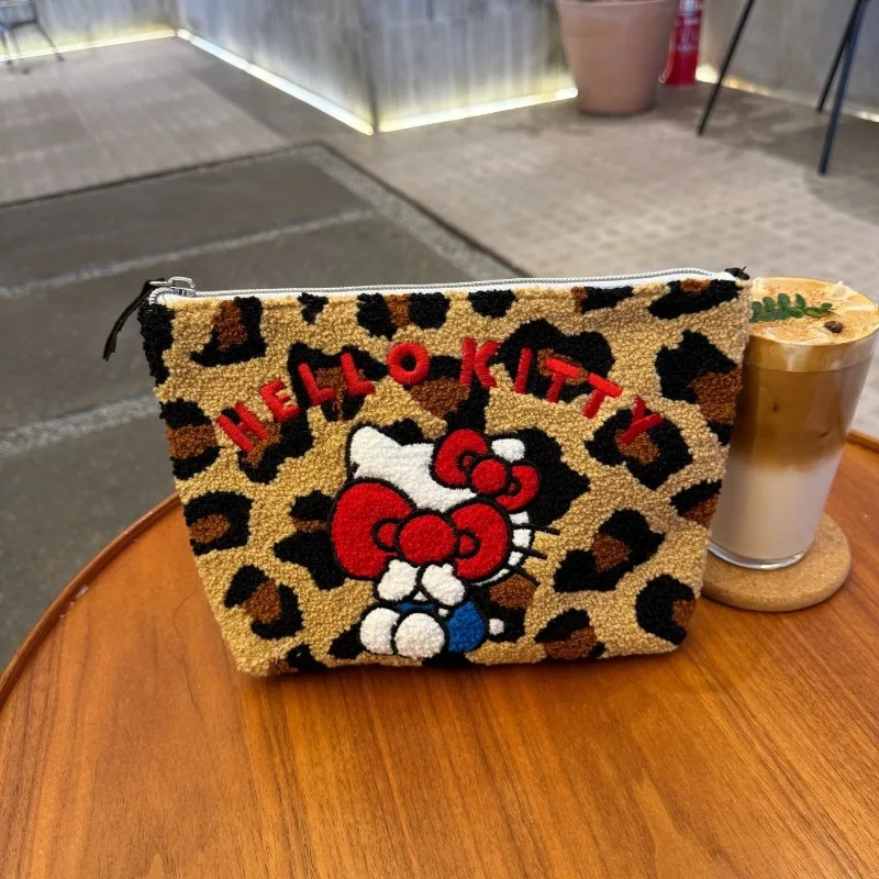 Japanese Style Cartoon Sanrio Plush Embroidered Storage Bag Kawaii HelloKitty Leopard Pattern Makeup Bag Toilet Storage Bag