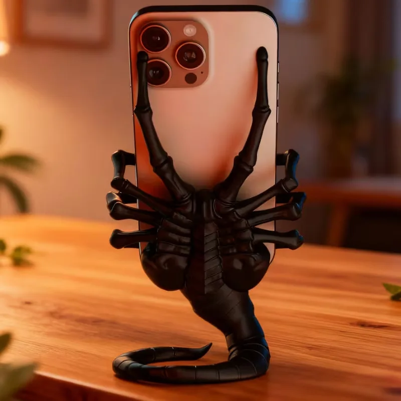 Creative Alien Facehugger Phone Stand, Alien Action Figure Desktop Ornament, Fun Office Decoration Collectible Gift for Movie Lo view 4