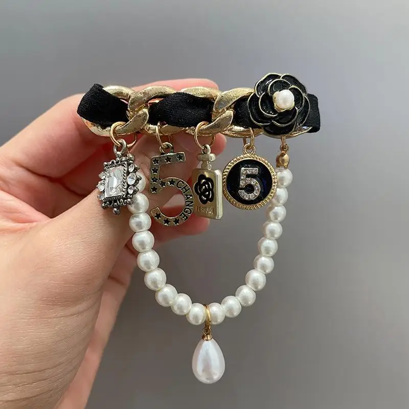 دبابيس لؤلؤية عصرية فاخرة على شكل زهرة لؤلؤية للملابس النسائية رقم 5 بروش هدية لصديقتك إكسسوارات للمجوهرات