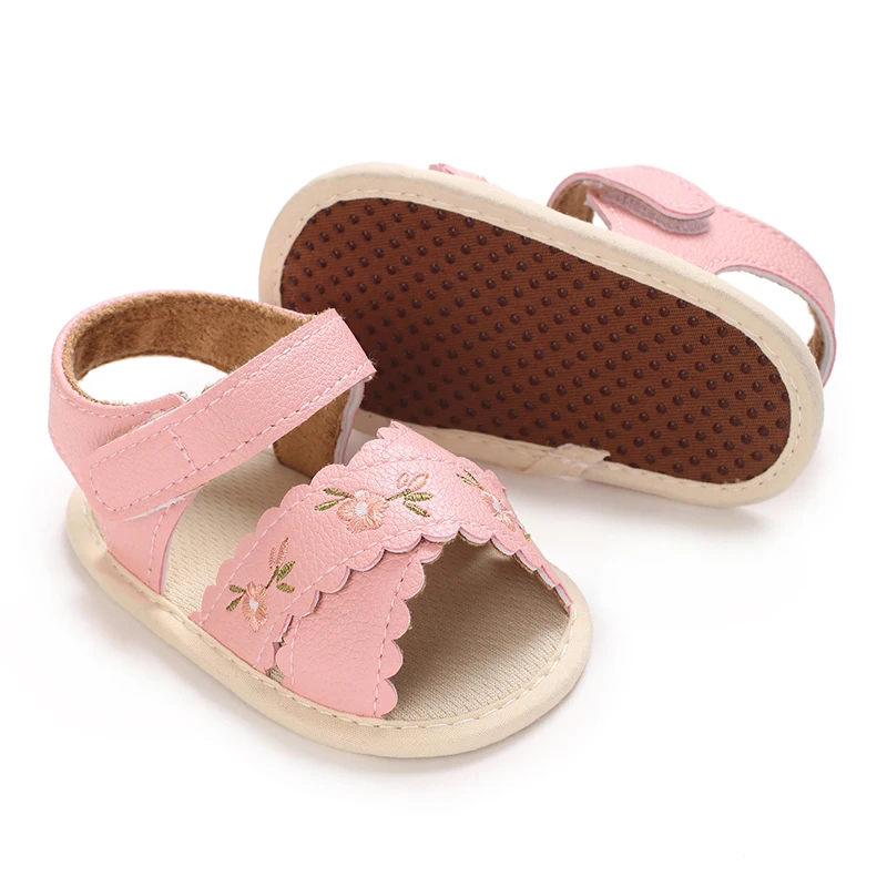 أحذية أطفال متقاطعة مطرزة جديدة للربيع/الصيف أحذية أطفال أحذية رياضية بنعل ناعم