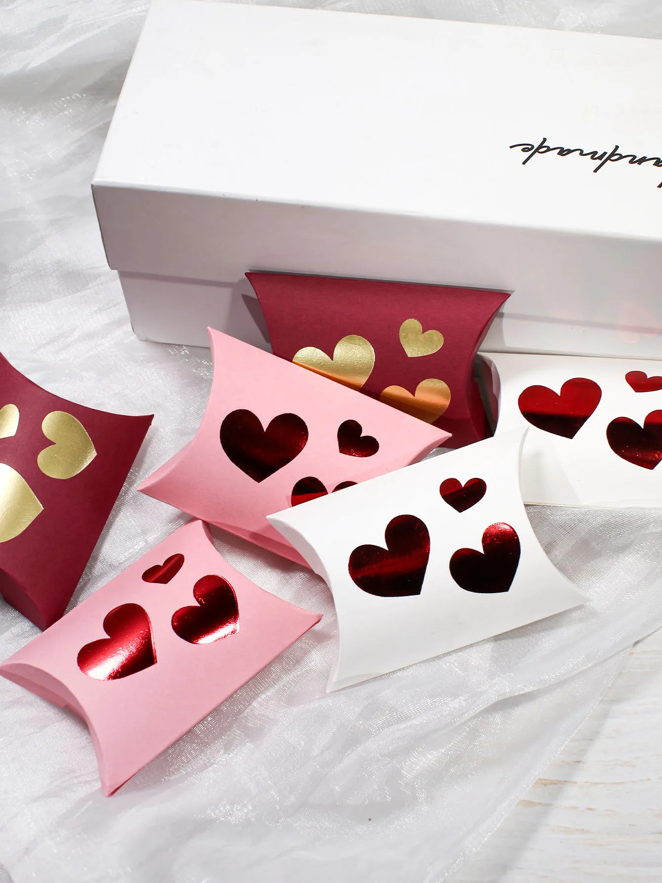 Geschenkbox in Liebeskissenform, geeignet für romantische Feiern, Hochzeitssüßigkeitsschachteln und Partyzubehör zum Valentinstag