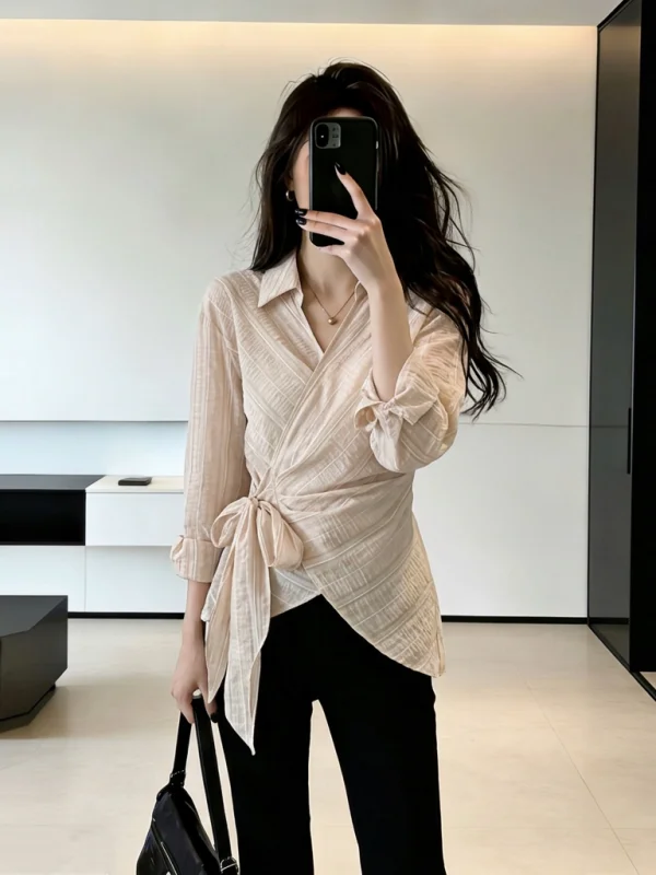 

Pink Striped V-Neck Shirt Women's Fashion Summer 2026 New Style Loose Fit Belted Waist Tie-Detail Asymmetrical Top