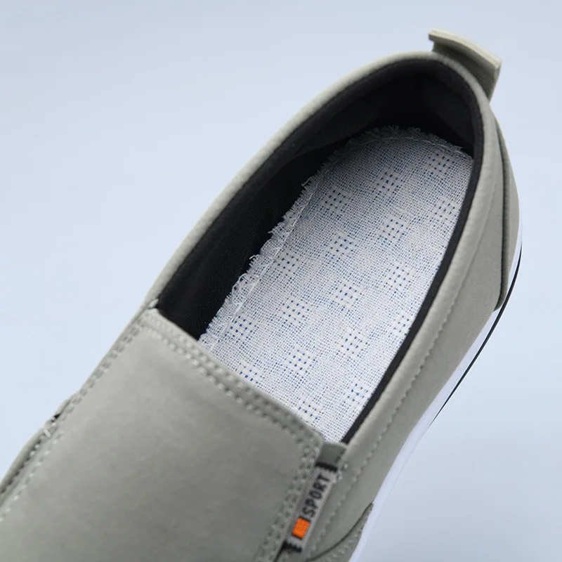 Herren-Slipper aus Canvas, atmungsaktiv, leicht, rutschfest, flache, bequeme Freizeitschuhe, ideal zum Spazierengehen, für den täglichen Gebrauch. – Detail 5