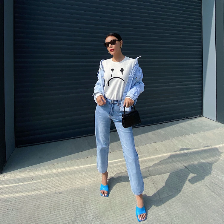 Spring New Style Soft Comfortable mid High Waist Clean Elastic Straight Leg Jeans Light Blue Denim Pants Women's Premium Fashion