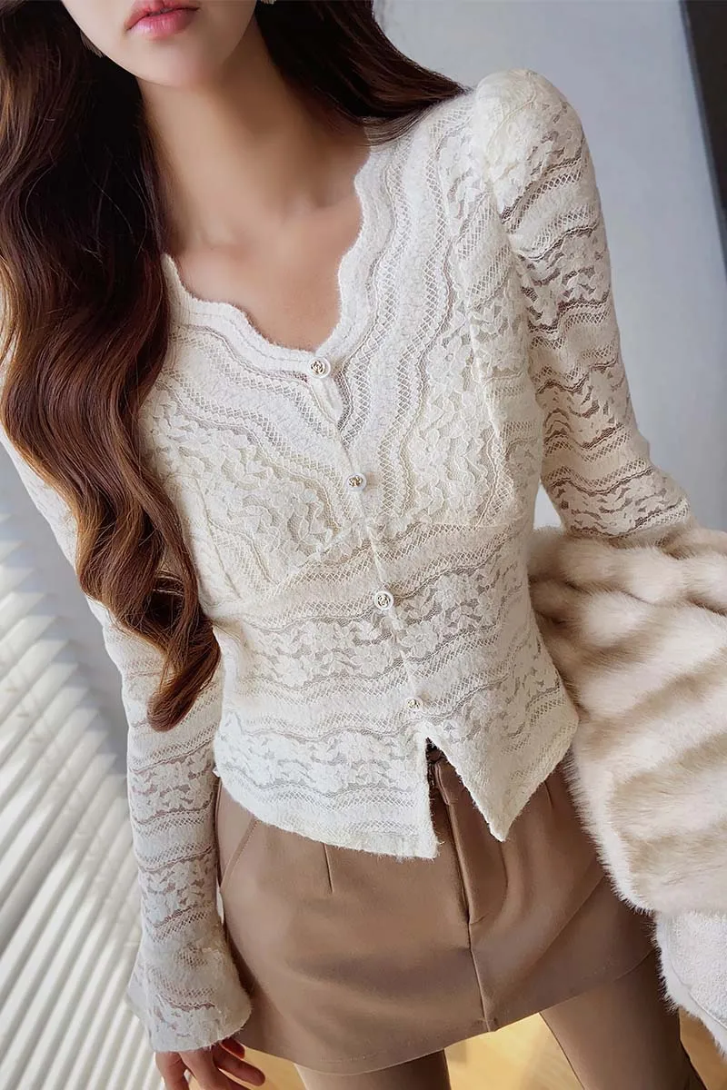 Dabuwawa Lace Underlay T-Shirt Pullover Women Vintage V Neck Princess Sleeves Hook Flower Hollow Cardigan Y2k Tops DA1DLA002