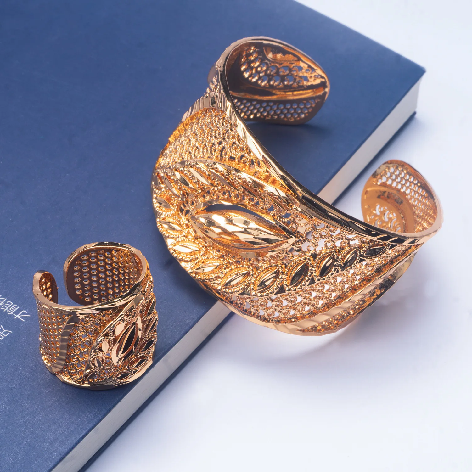 Women'S Accessories Manufacturers - Bracciale Vintage in Oro 9999 da