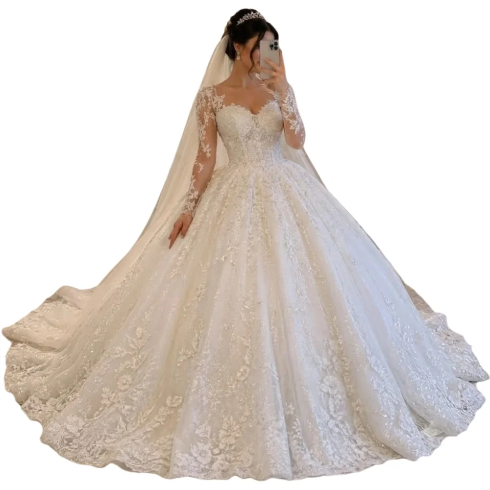 Maßgeschneidertes Brautkleid mit Sweetheart-Ausschnitt, Spitze, Ballkleid-Silhouette, Langen Ärmeln, Funkelndem Tüll und Kathedralenschleppe