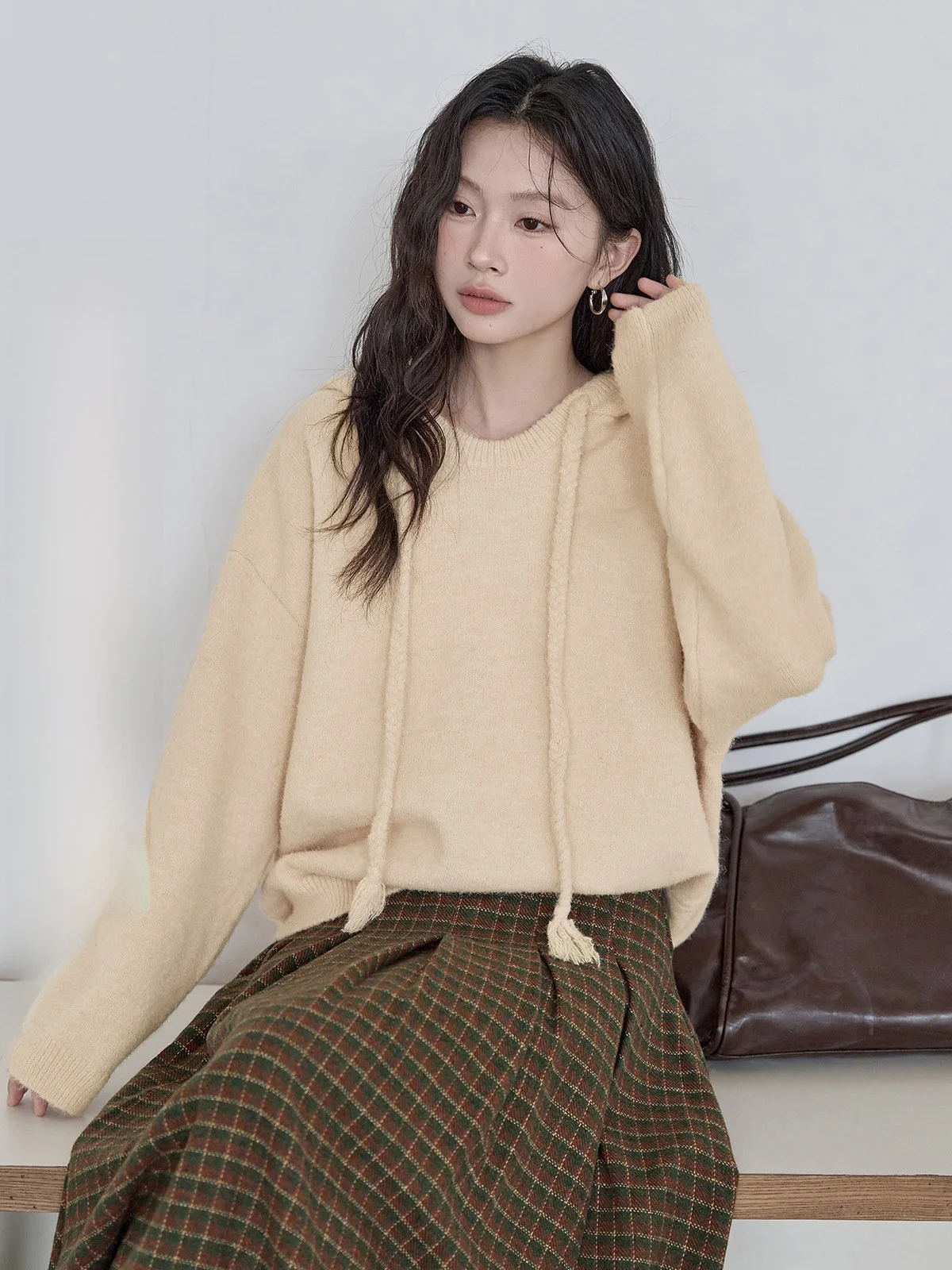 

Женский вязаный свитер Huixi с капюшоном, цвет абрикосовый, свободный крой, повседневный, универсальный, весенняя новинка, эксклюзив онлайн-магазина