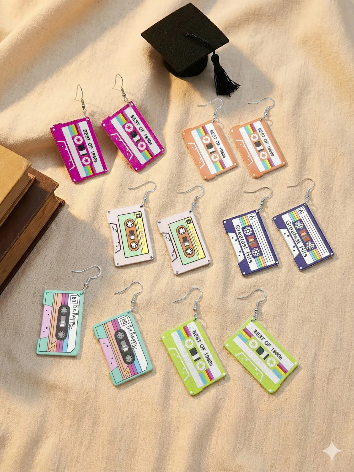 Juego de 6 pares de aretes colgantes de madera para mujer, diseño de jugador de cinta vintage de los años 80 con el mejor patrón de los años 80, madera liviana, ropa retro para fiesta de festival de música hip-hop Y2K, regalo de cumpleaños de graduación