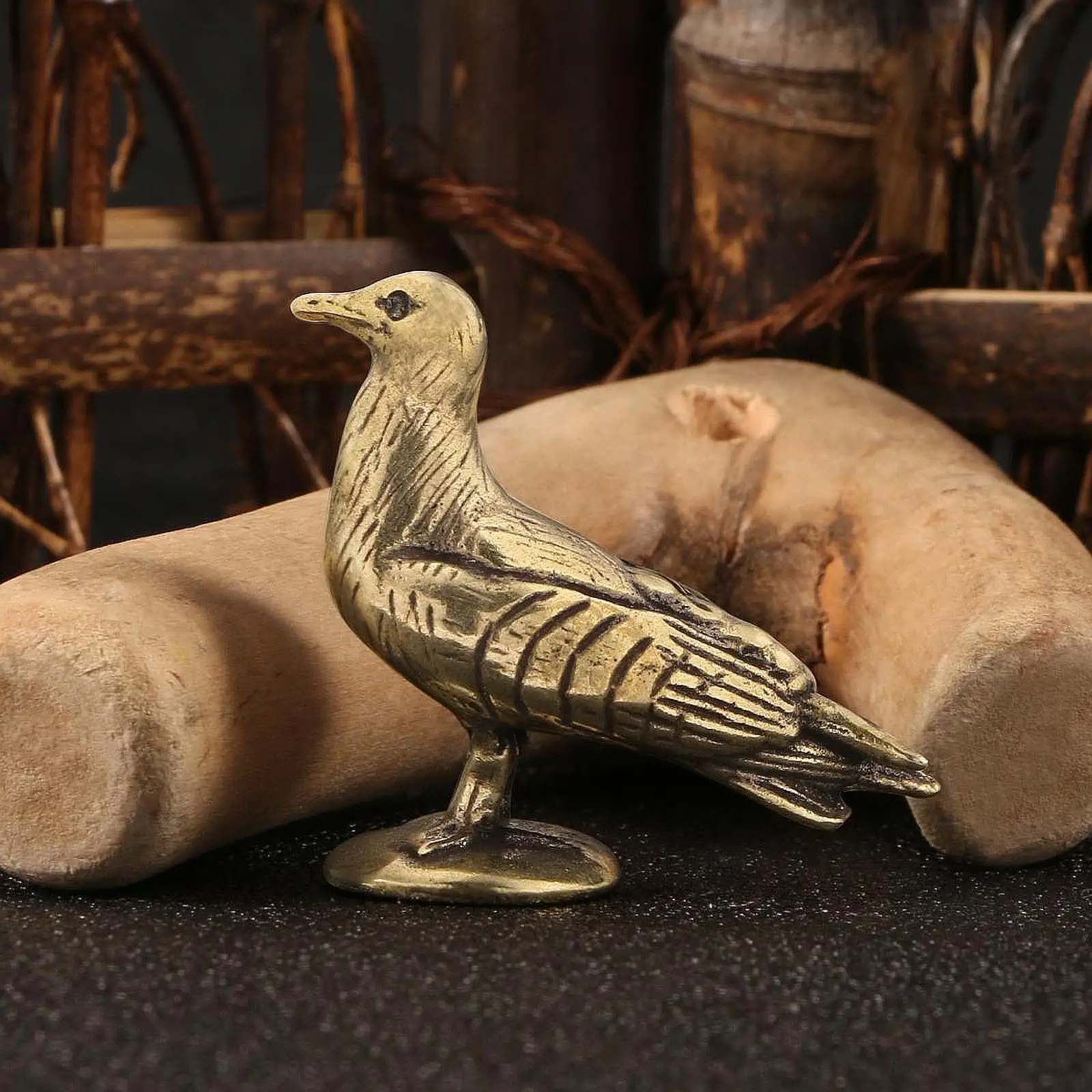 Peace Dove Statue Miniature Animal Figure for Dining Room Business Bookshelf