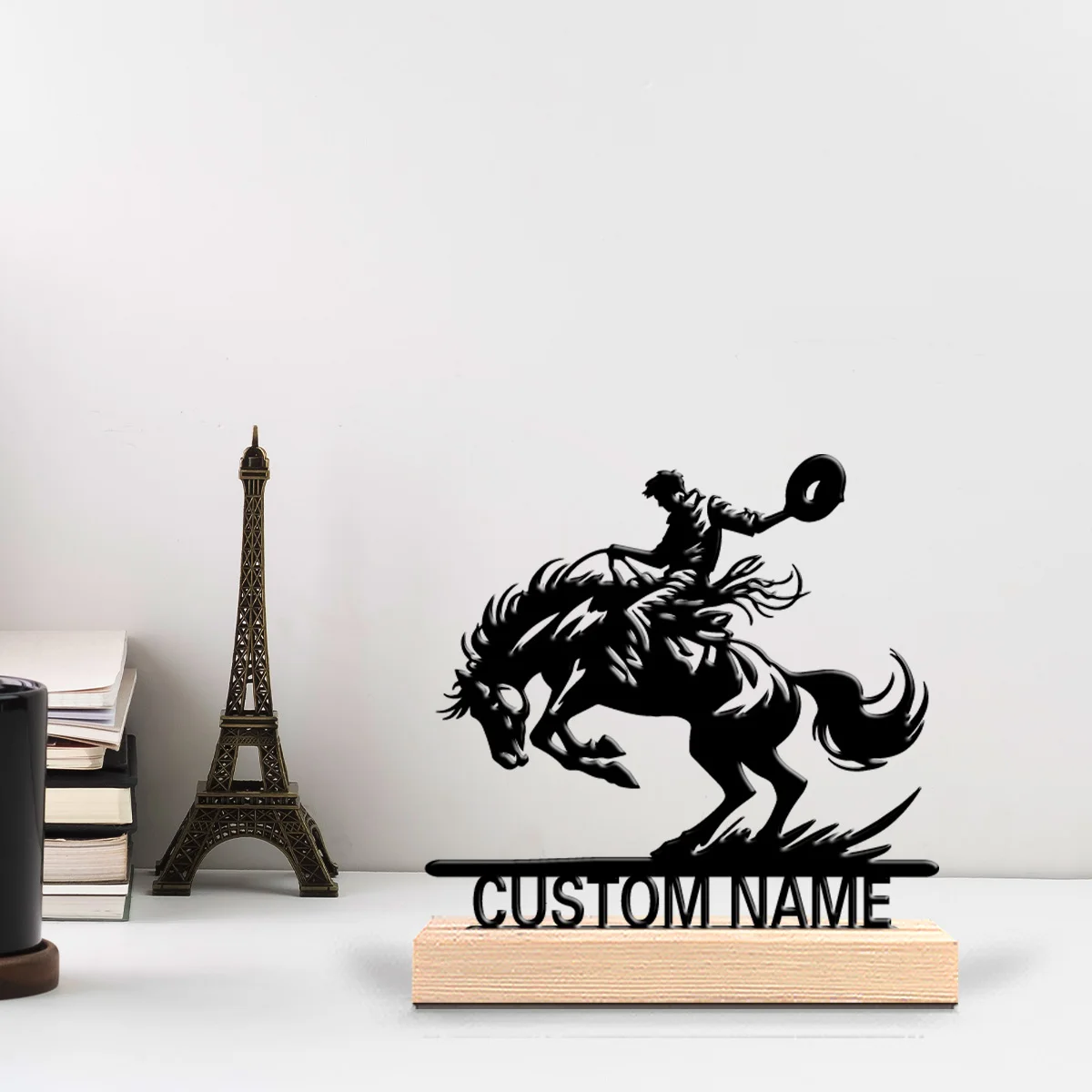1 pieza Estatua Metálica Misteriosa Personalizada de Vaquero Domando un Caballo, Decoración de Metal y Madera para Dormitorios, Cuartos de Niños, Ambientes Celestiales